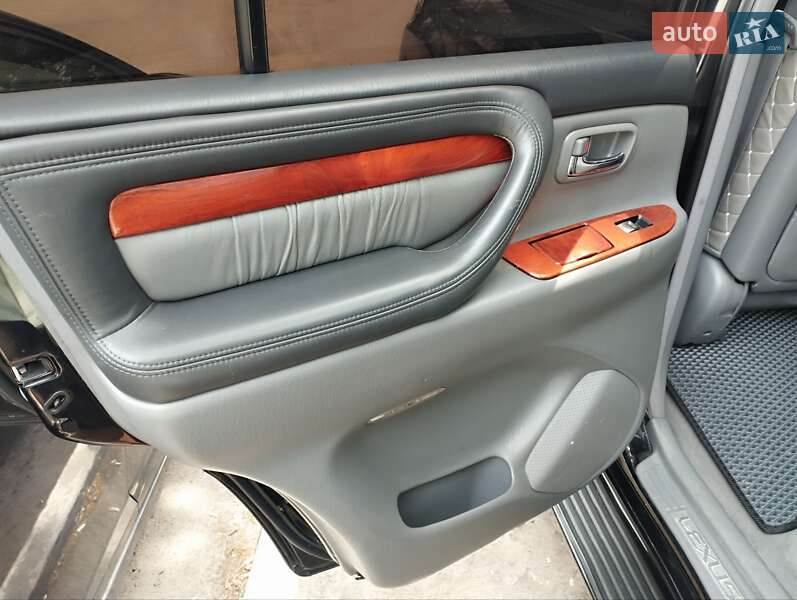 Позашляховик / Кросовер Lexus LX 2000 в Києві