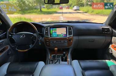 Внедорожник / Кроссовер Lexus LX 2005 в 