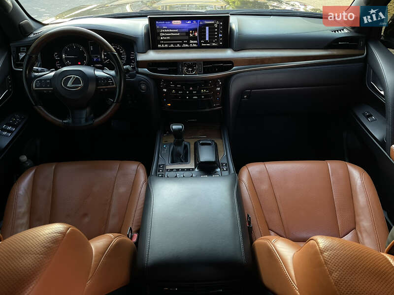 Позашляховик / Кросовер Lexus LX 2017 в Кам'янському
