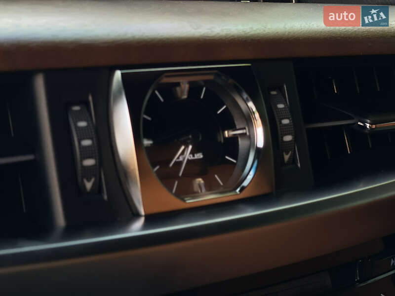 Позашляховик / Кросовер Lexus LX 2017 в Кам'янському