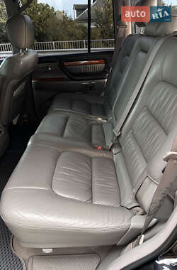 Позашляховик / Кросовер Lexus LX 2006 в 