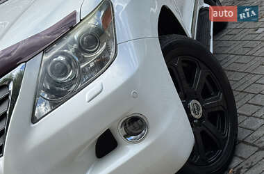 Позашляховик / Кросовер Lexus LX 2011 в 