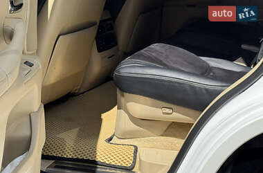 Позашляховик / Кросовер Lexus LX 2011 в 