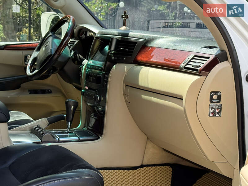 Позашляховик / Кросовер Lexus LX 2011 в Дрогобичі фото 130 Позашляховик / Кросовер Lexus LX 2011 в Дрогобичі