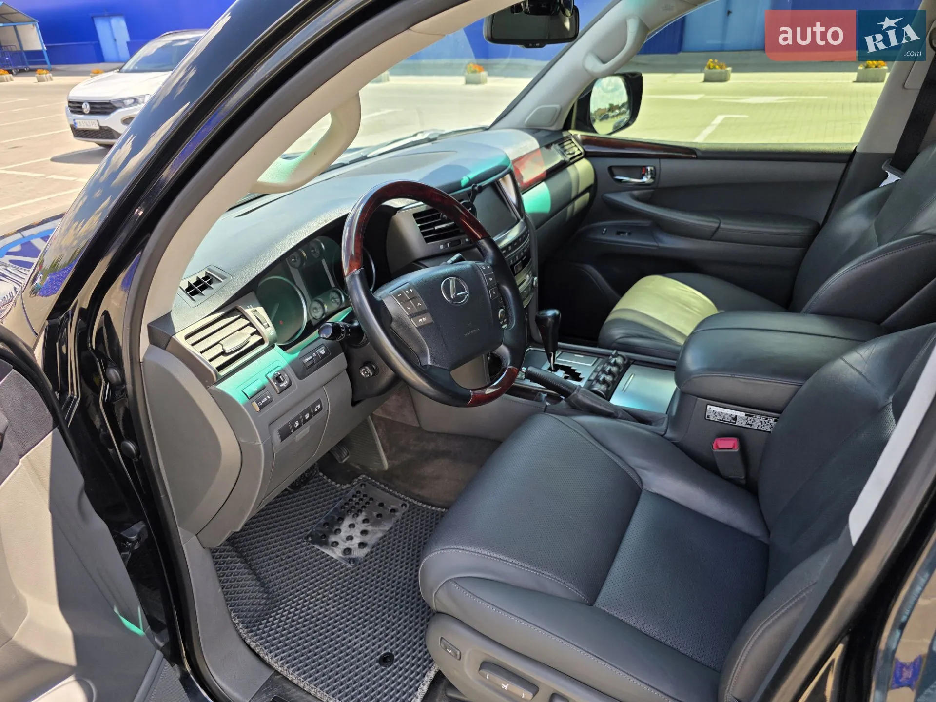 2010 Lexus LX - мініатюра 11