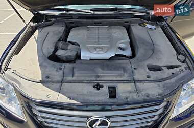 Внедорожник / Кроссовер Lexus LX 2010 в 