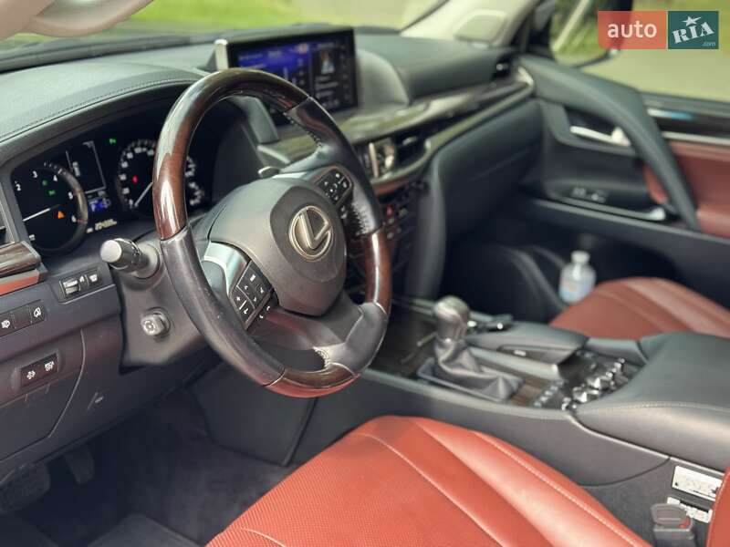 Позашляховик / Кросовер Lexus LX 2016 в Києві