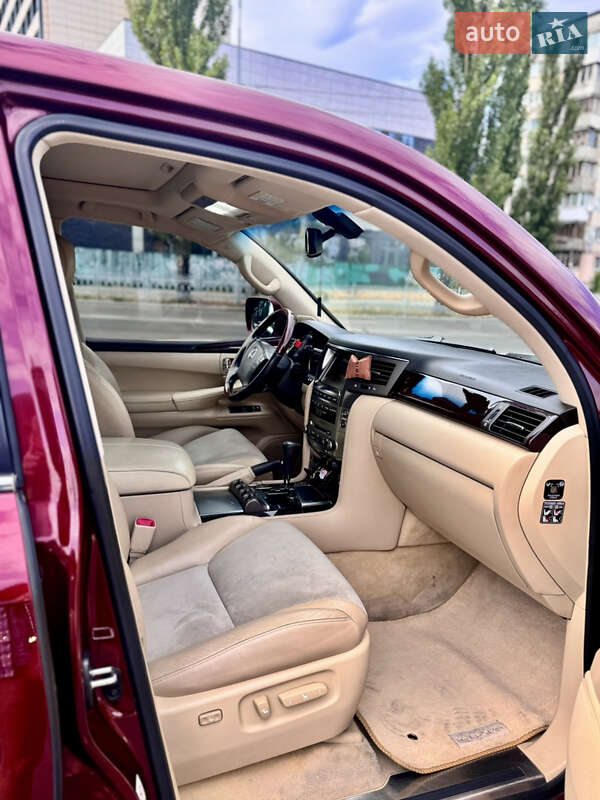 Позашляховик / Кросовер Lexus LX 2010 в Києві