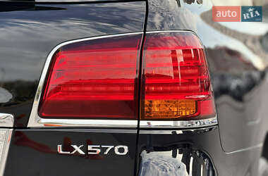 Позашляховик / Кросовер Lexus LX 2010 в 