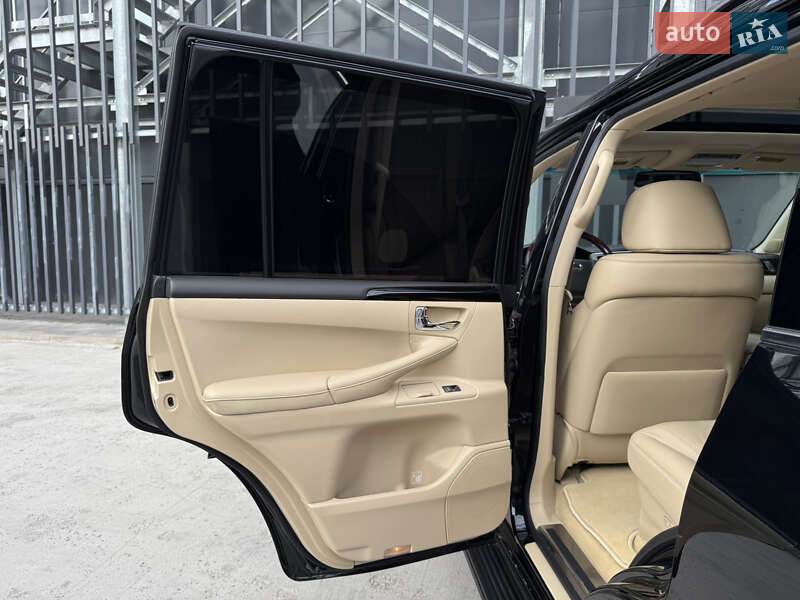 Внедорожник / Кроссовер Lexus LX 2010 в Киеве