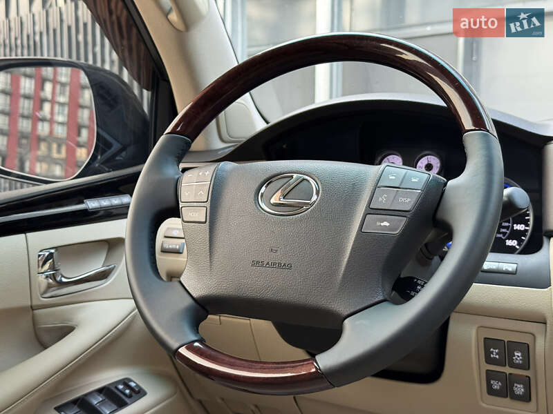 Внедорожник / Кроссовер Lexus LX 2010 в Киеве