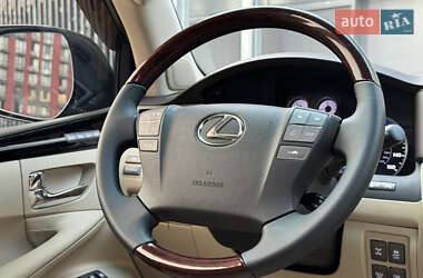 Позашляховик / Кросовер Lexus LX 2010 в 