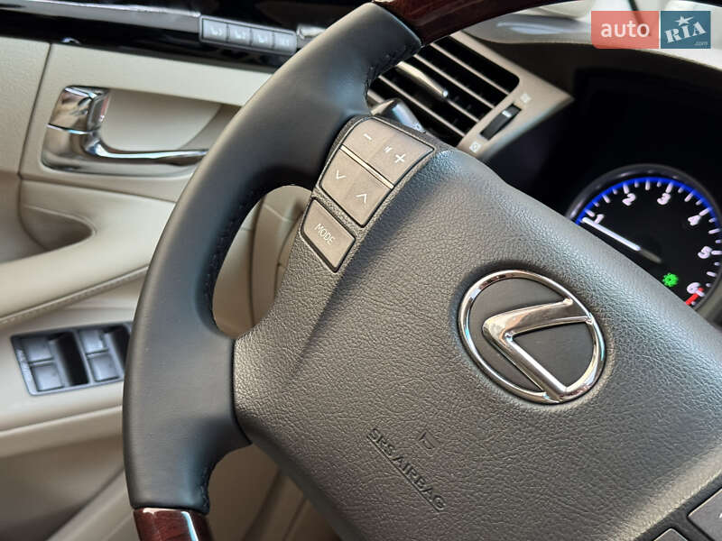 Внедорожник / Кроссовер Lexus LX 2010 в Киеве