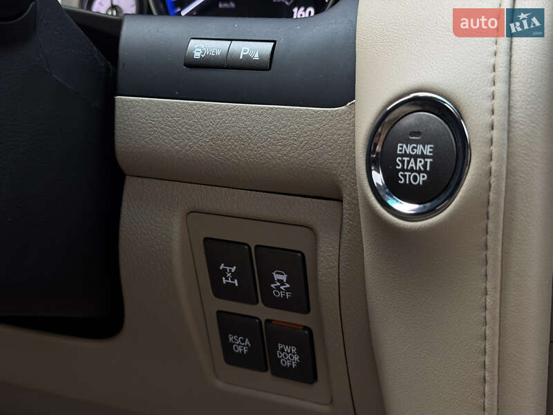 Внедорожник / Кроссовер Lexus LX 2010 в Киеве
