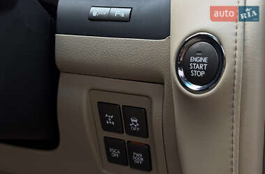 Позашляховик / Кросовер Lexus LX 2010 в 