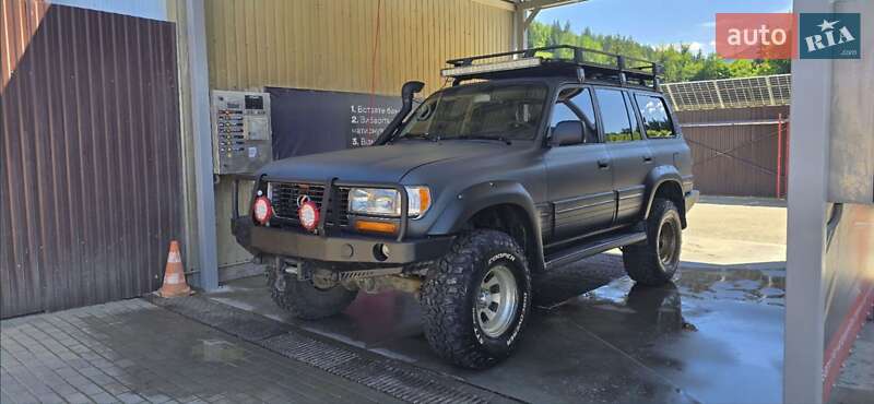 Позашляховик / Кросовер Lexus LX 1996 в 