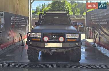 Внедорожник / Кроссовер Lexus LX 1996 в Верховине
