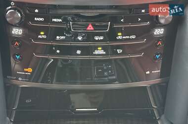 Внедорожник / Кроссовер Lexus LX 2017 в 