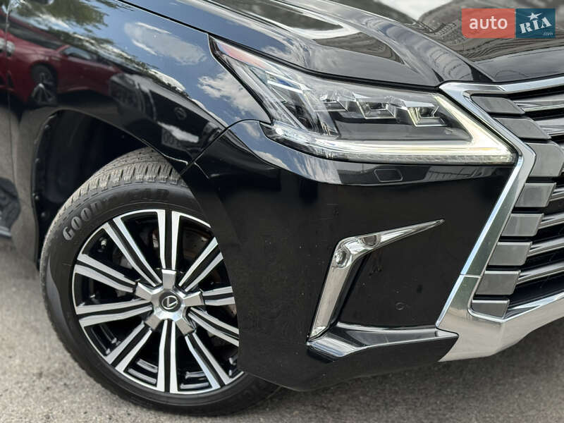 Внедорожник / Кроссовер Lexus LX 2017 в Киеве