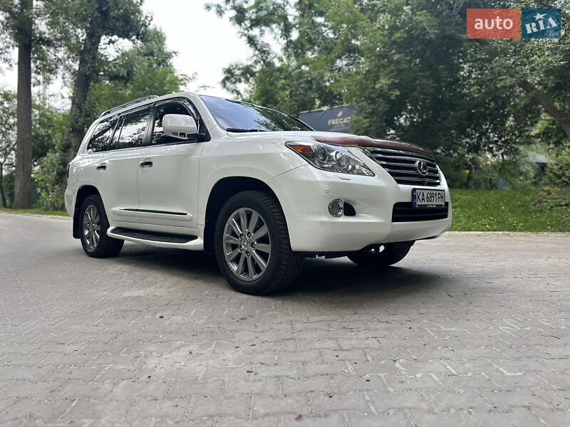 Внедорожник / Кроссовер Lexus LX 2011 в Киеве