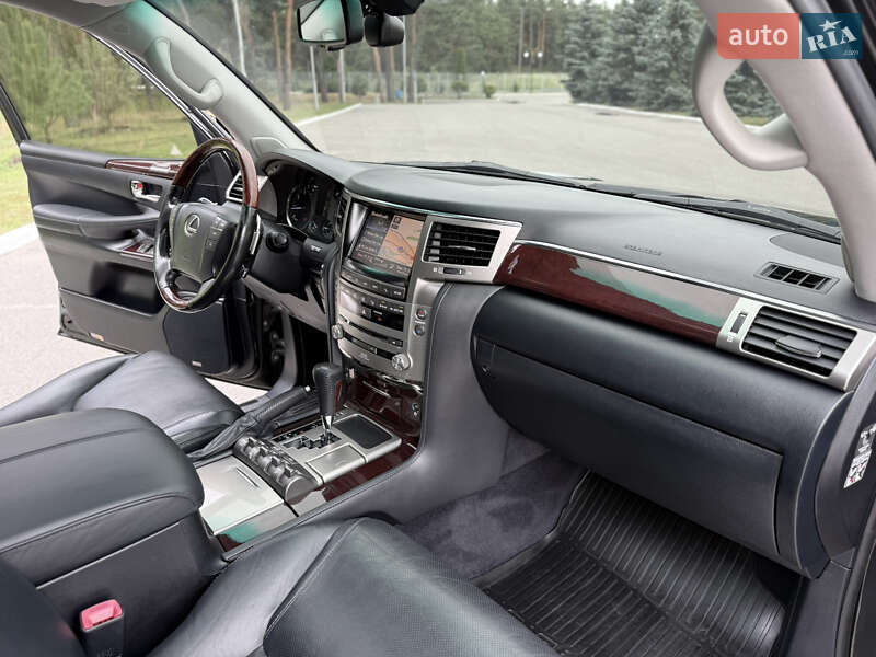 Внедорожник / Кроссовер Lexus LX 2012 в Киеве