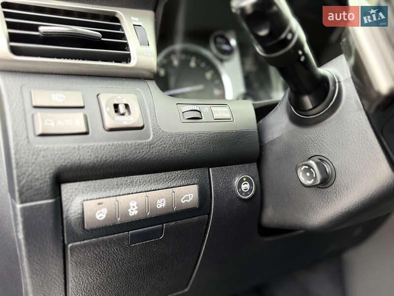 Внедорожник / Кроссовер Lexus LX 2012 в Киеве