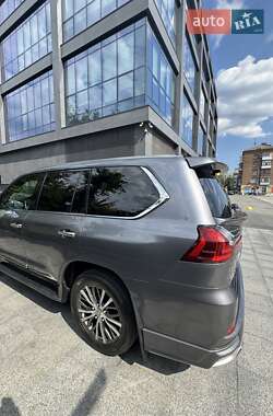 Позашляховик / Кросовер Lexus LX 2017 в 