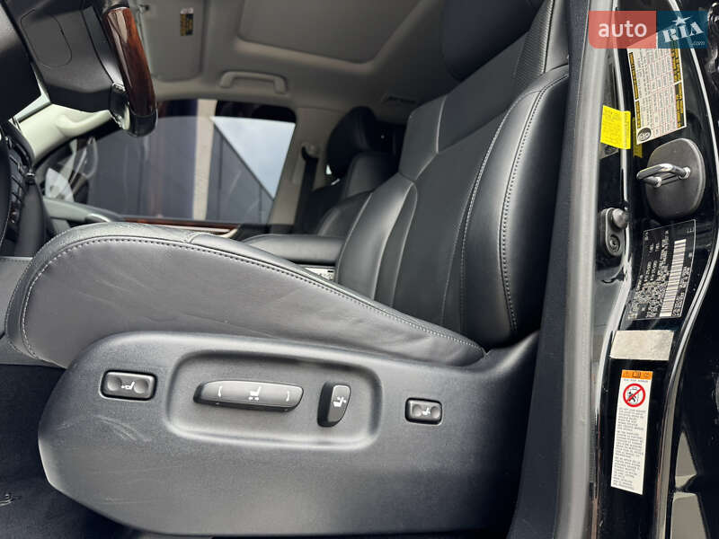 Позашляховик / Кросовер Lexus LX 2016 в Києві
