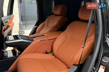 Внедорожник / Кроссовер Lexus LX 2022 в 