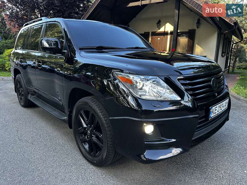 Внедорожник / Кроссовер Lexus LX 2010 в Киеве