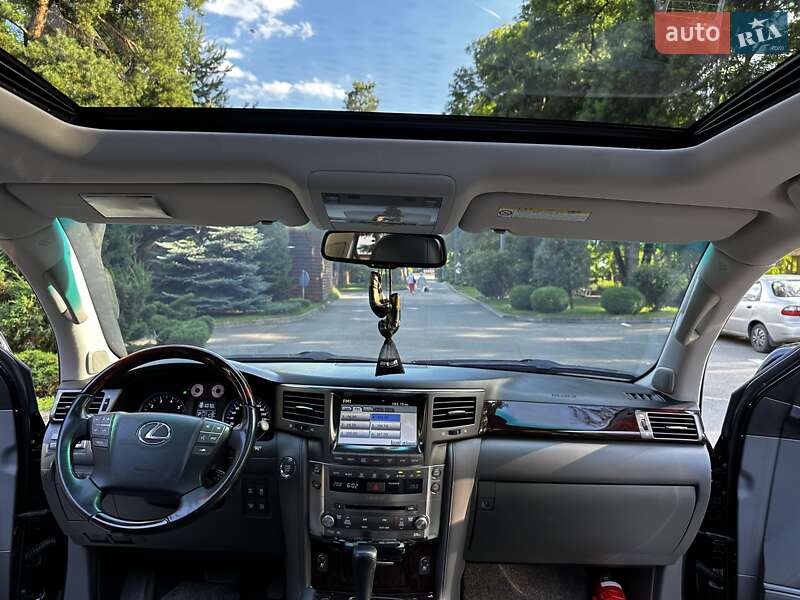 Внедорожник / Кроссовер Lexus LX 2010 в Киеве