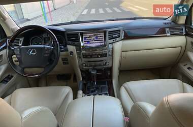 Позашляховик / Кросовер Lexus LX 2011 в 