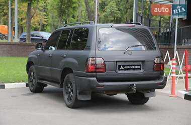 Внедорожник / Кроссовер Lexus LX 2000 в 