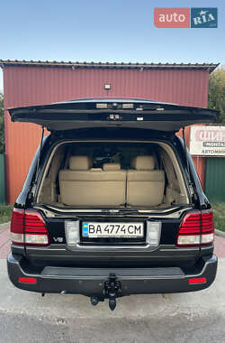 Внедорожник / Кроссовер Lexus LX 2006 в 