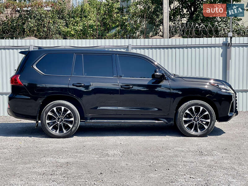 Внедорожник / Кроссовер Lexus LX 2017 в Каменском