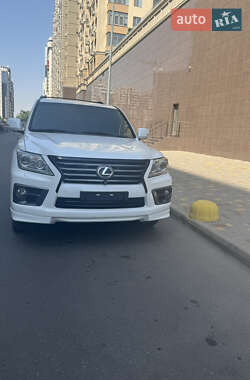 Внедорожник / Кроссовер Lexus LX 2008 в 