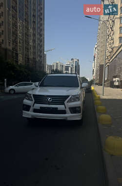 Внедорожник / Кроссовер Lexus LX 2008 в 