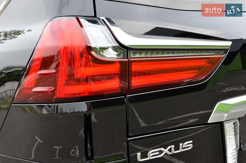 Внедорожник / Кроссовер Lexus LX 2016 в Киеве