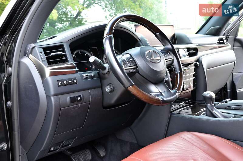 Внедорожник / Кроссовер Lexus LX 2016 в Киеве