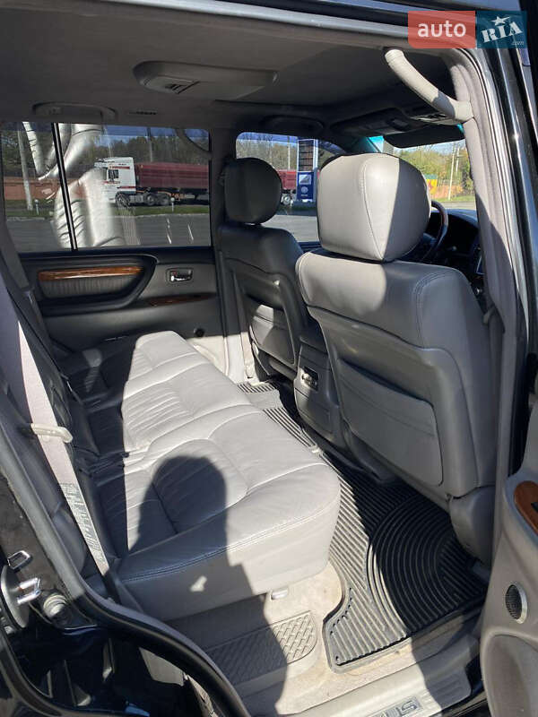 Внедорожник / Кроссовер Lexus LX 2007 в Черновцах