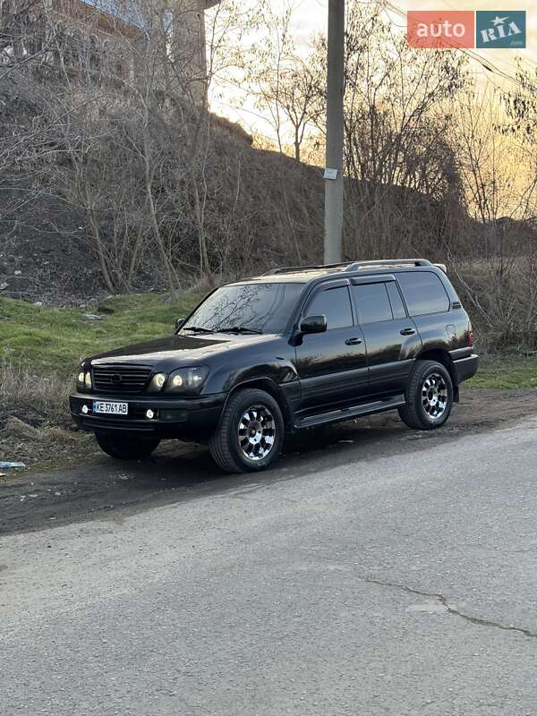Lexus LX 2005