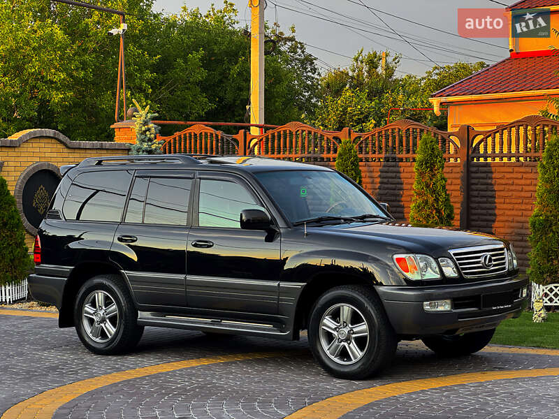 Lexus LX 2006