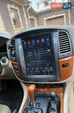 Внедорожник / Кроссовер Lexus LX 2004 в 