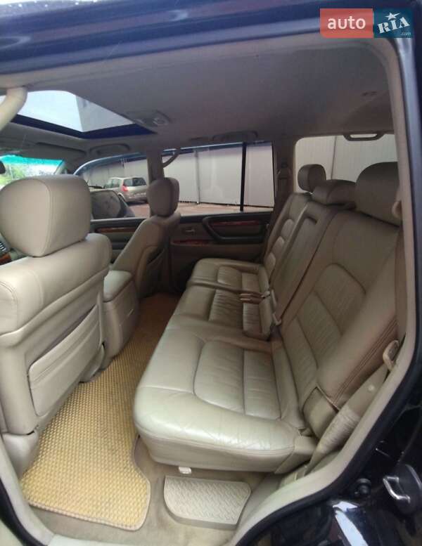 Lexus LX 2006
