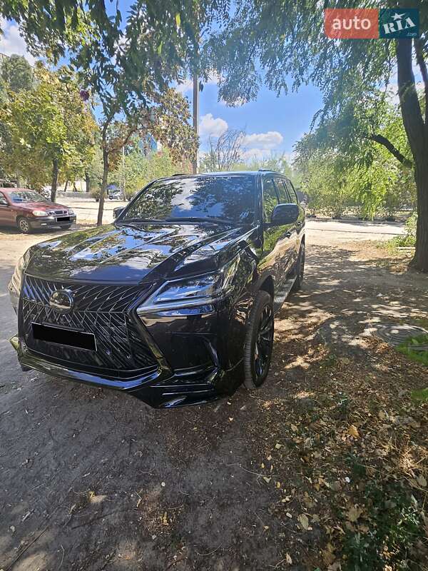 Позашляховик / Кросовер Lexus LX 2016 в Дніпрі