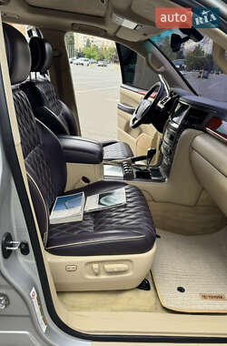 Внедорожник / Кроссовер Lexus LX 2009 в 