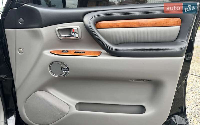 Внедорожник / Кроссовер Lexus LX 2005 в Коломые