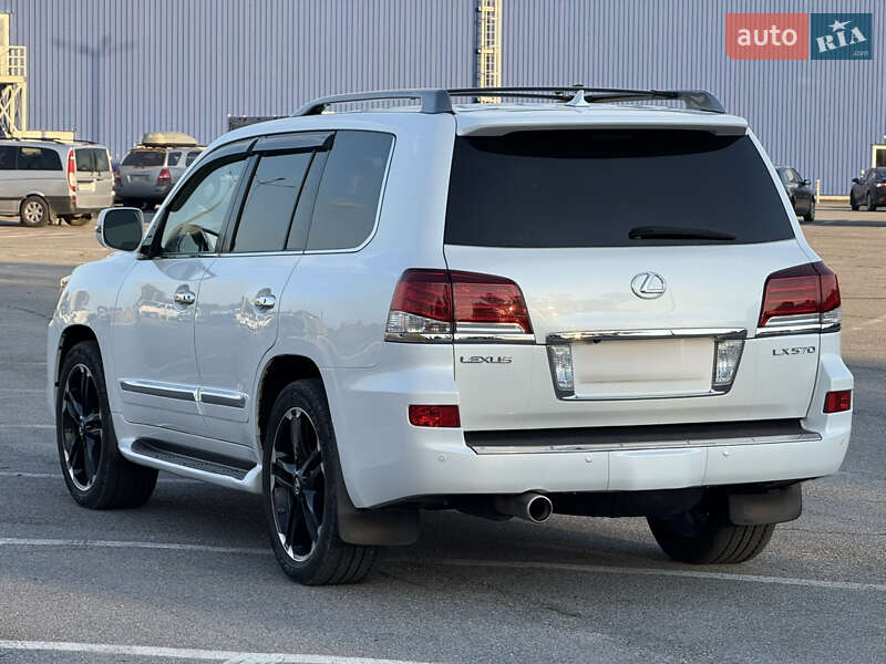 Внедорожник / Кроссовер Lexus LX 2012 в Черновцах