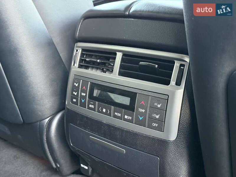 Внедорожник / Кроссовер Lexus LX 2012 в Черновцах