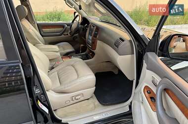 Внедорожник / Кроссовер Lexus LX 2005 в 